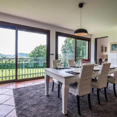 Tramonte بيت ضيافة